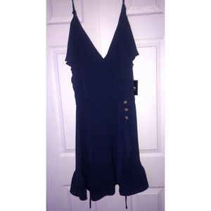 Flowy Navy Beach Party/ Country Club esk. Vacation Wear. Flowing shoulders